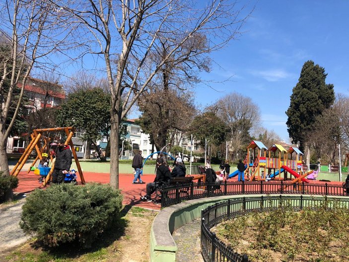 Bakırköy'de parklar doldu taştı