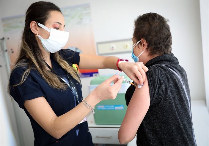 Türkiye'de aşı uygulamasında 15 milyon doz geçildi
