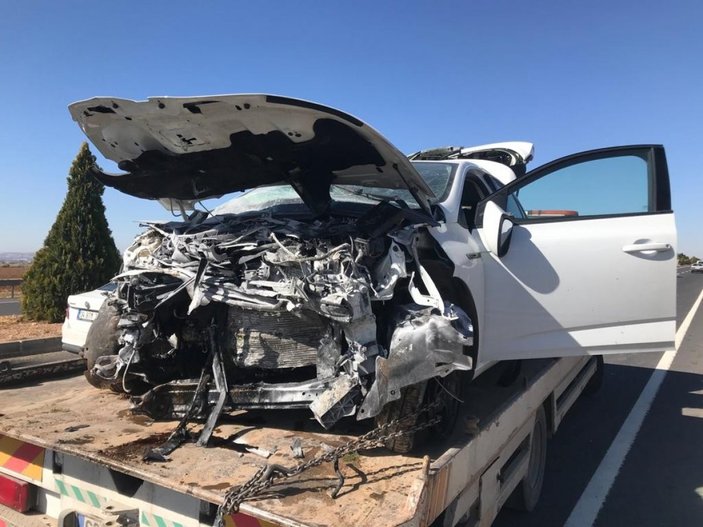 Şanlıurfa’da iki otomobil çarpıştı: 6 yaralı