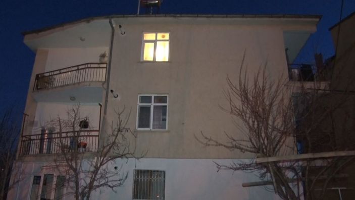 i Elazığ'da televizyon çalan hırsız, kameralara yakalandı