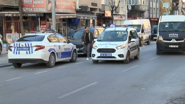 Sultangazi'de 16 yaşındaki minibüs sürücüsü çocuğa çarptı