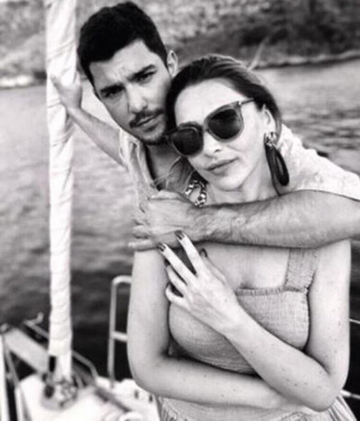 Hadise, yalnız kalamıyor