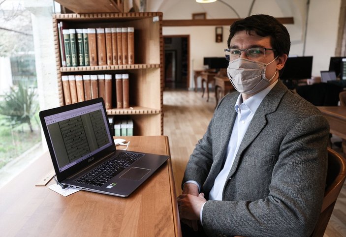 İsviçreli Müslüman araştırmacı, İstanbul'da el yazmalarını inceliyor