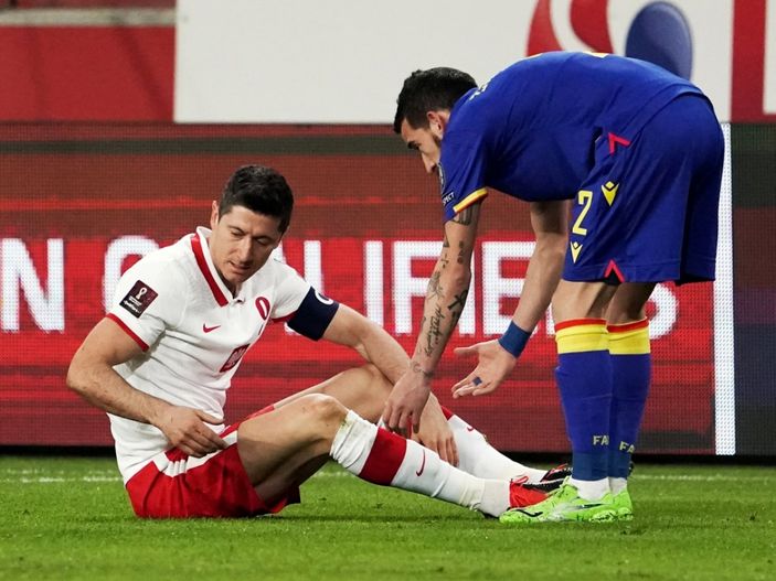 Robert Lewandowski 4 hafta yok