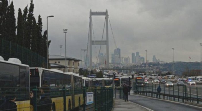 15 Temmuz Şehitler Köprüsü'nde metrobüs  arıza yaptı