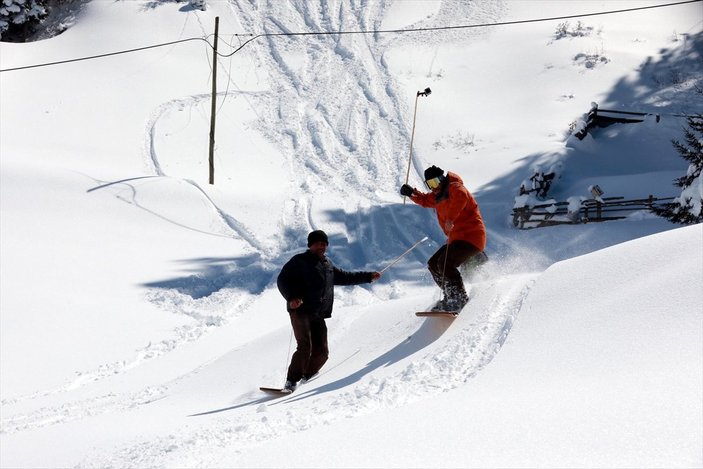 Rizelilerin Petran Yaylası'nda kayak keyfi