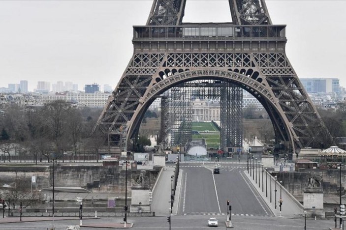 Fransa'da sokağa çıkma kısıtlaması yeniden başlıyor