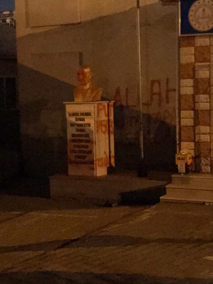 Tekirdağ'da Atatürk heykellerini boyayan saldırgan yakalandı