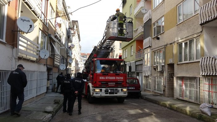 Bursa’da sevgilisi tarafından eve kilitlenen kadın ve oğlu kurtarıldı