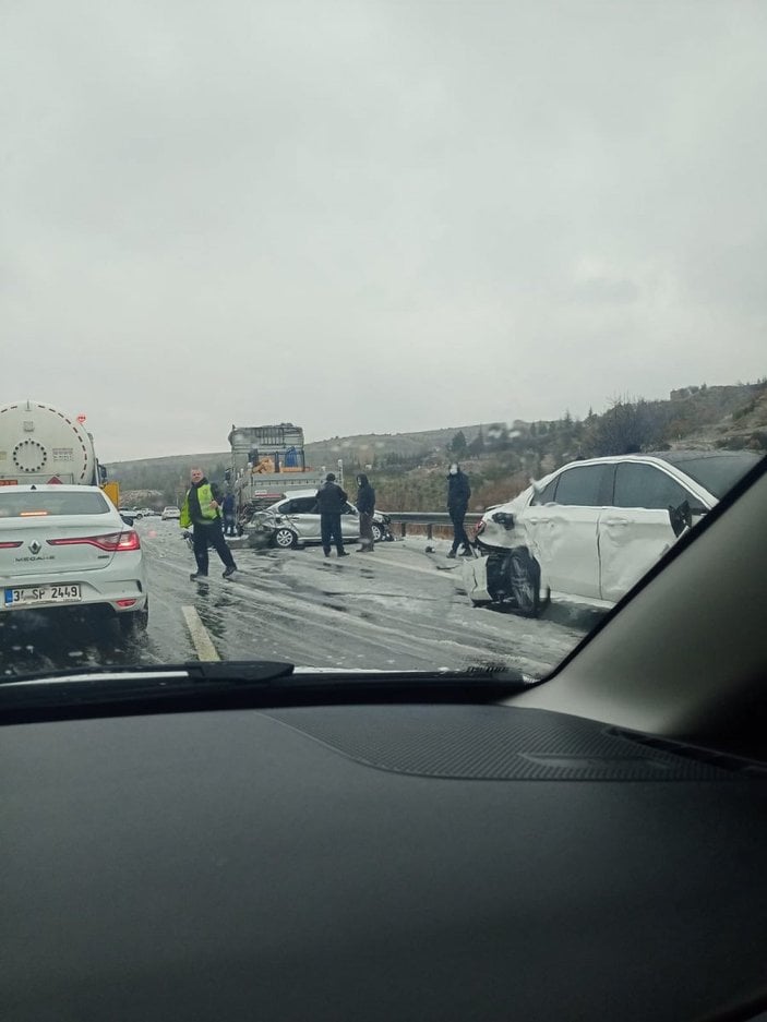 İstanbul-Ankara yolunda zincirleme trafik kazası
