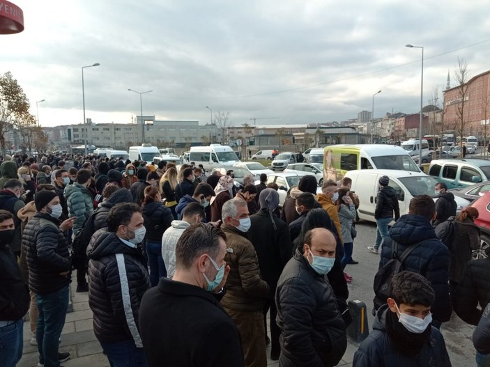 İstanbul’da trafo yangını metro seferlerini aksattı