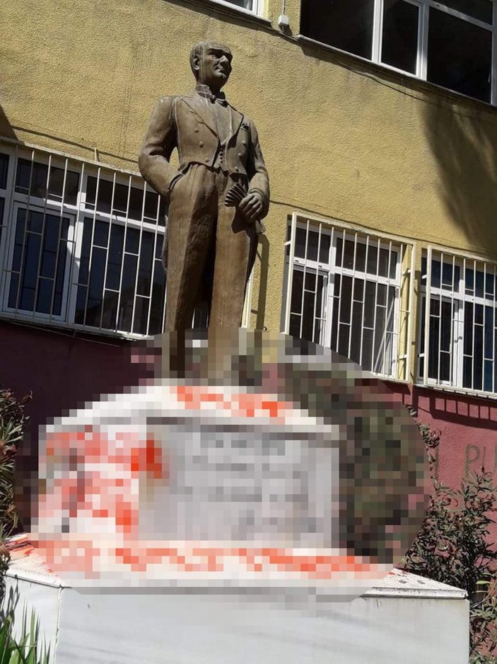 Tekirdağ’da Atatürk büstlerine yazı yazan şahıs tutuklandı