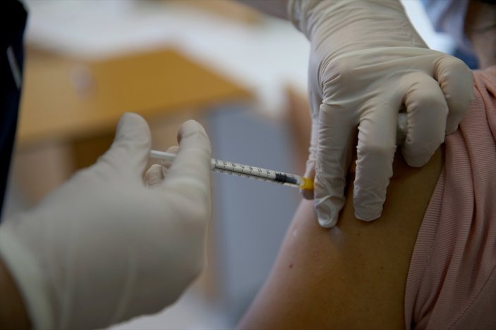 Sağlık Bakanlığı’ndan Pfizer-BioNTech aşısı kılavuzu