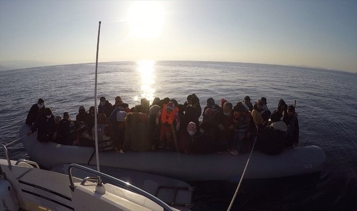 Yunanistan'ın ölüme terk ettiği 40 göçmen kurtarıldı