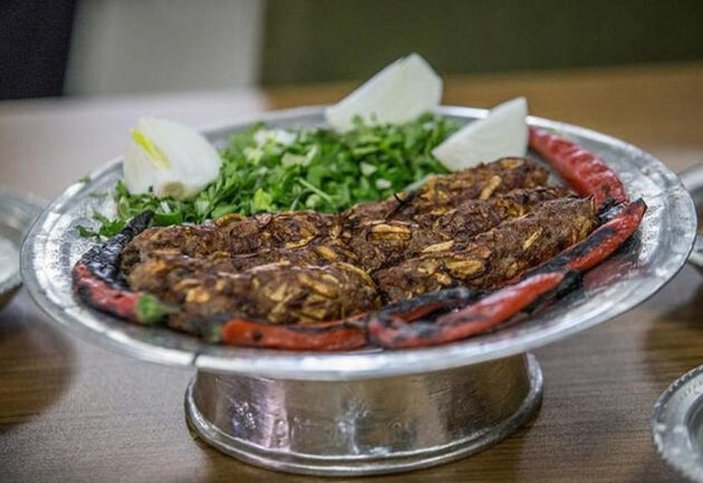 Sadece 2 ay tüketilebiliyor: Keme Kebabı nasıl yapılır? Şanlıurfa'nın meşhur Keme Kebabı tarifi..