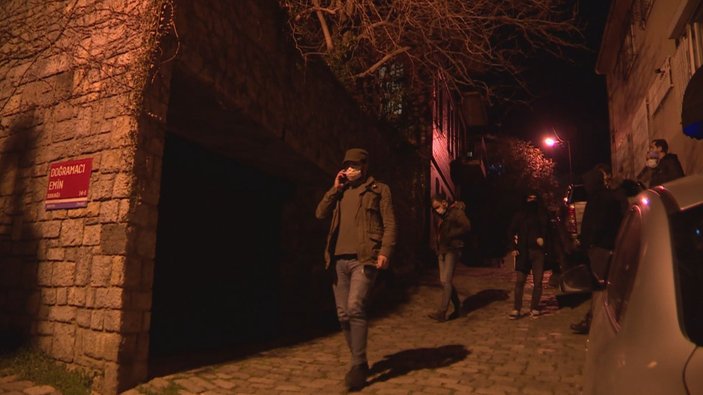Özge Özpirinçci'nin doğum günü partisini polis bastı