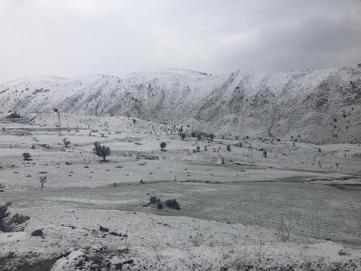 Şırnak, Nisan ayında beyaza büründü