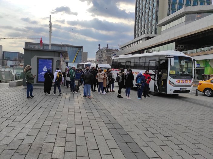 Kısıtlamada Taksim Meydanı turistlere kaldı