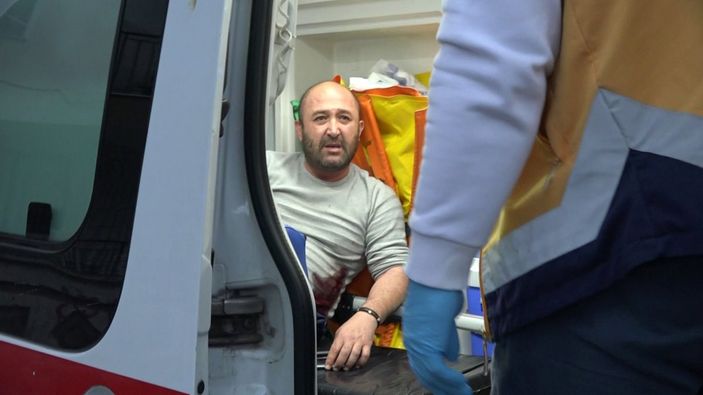 d Antalya'da annesini darbedip, erkek arkadaşını bıçakladı