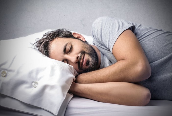 Gece terlemelerinin 10 yaygın nedeni