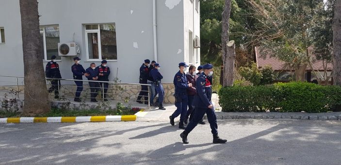 İ İzmir'de kaçak göçmen operasyonunda 3 tutuklama