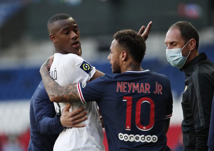 Neymar, maç sonu Djalo'ya saldırdı