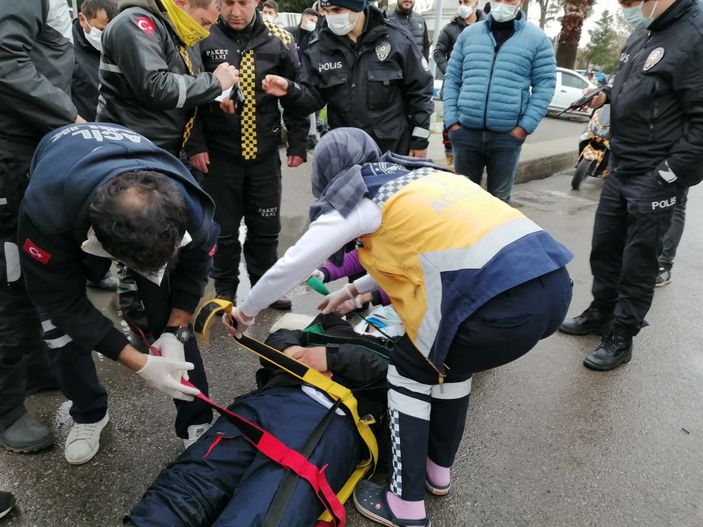 Maltepe'de kurye otomobile çarptı: 1 yaralı