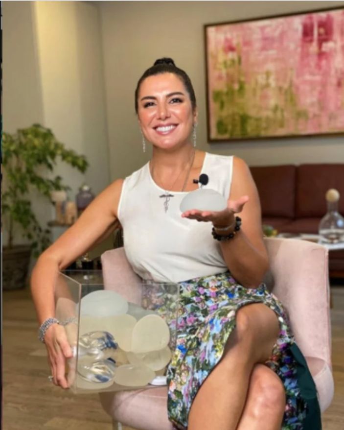 Her kadın güzel göğüsleri hak eder