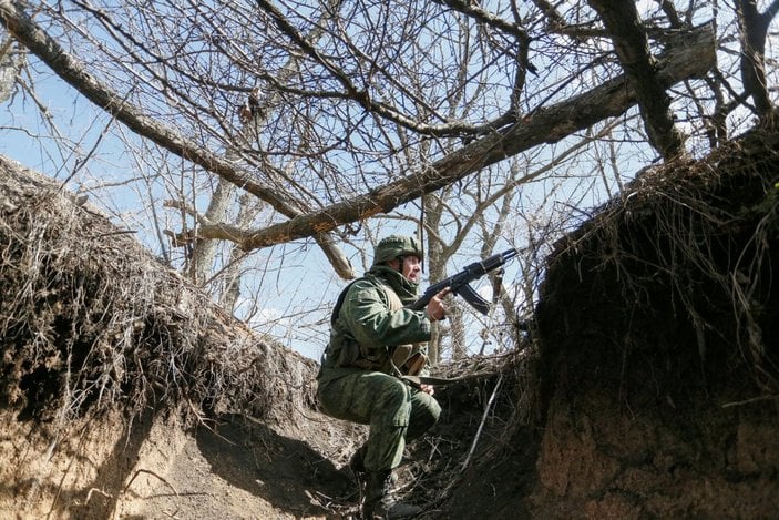 Ukrayna'da 100 bin asker savaş için emir bekliyor