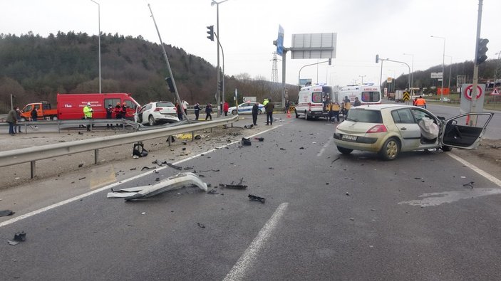 Bolu'da iki otomobil çarpıştı: 1 ölü, 3 yaralı