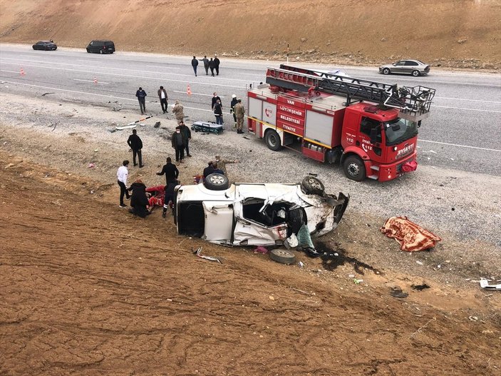 Van'da feci kaza: 2 ölü, 3 yaralı