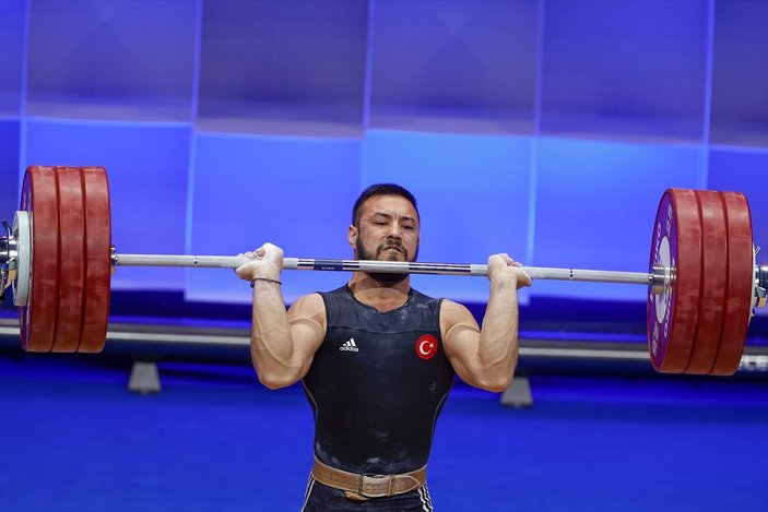 Milli halterci Daniyar İsmayilov Avrupa şampiyonu