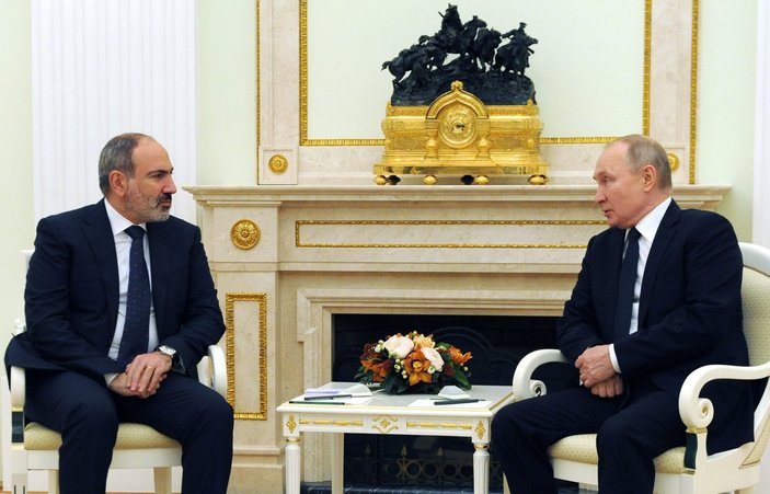 Vladimir Putin, Nikol Paşinyan ile Karabağ'ı görüştü
