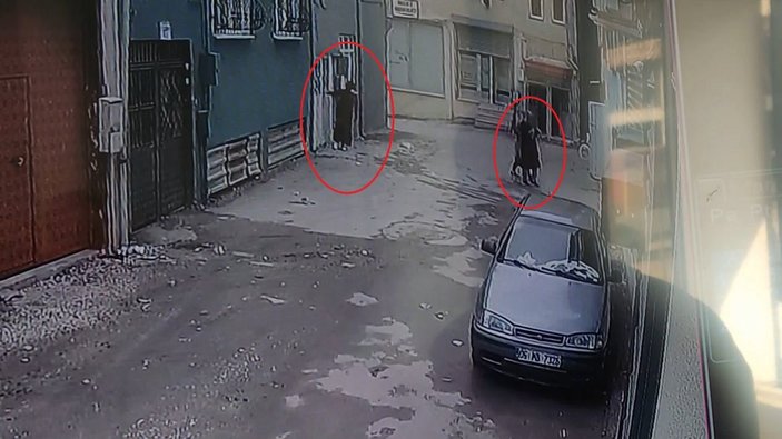 Bursa'da eve giren kadın hırsızlar 200 bin TL çaldı