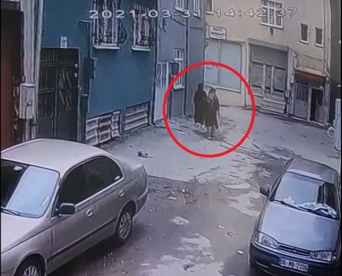 Bursa'da eve giren kadın hırsızlar 200 bin TL çaldı