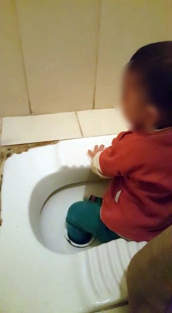 Esenyurt’ta çocuğun ayağı tuvalet deliğine sıkıştı