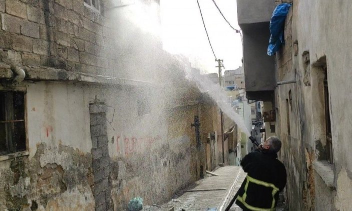 Şanlıurfa'da evde mangal keyfi yangına neden oldu