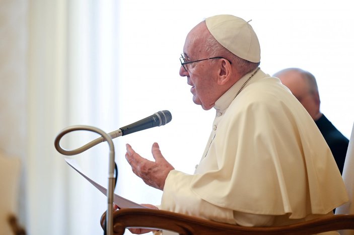 Papa Francis: Yoksul ülkelerin borç yükleri azaltılsın