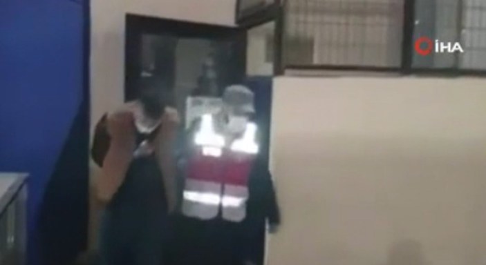 İstanbul’da otobüs terminalinde uyuşturucu operasyonu: 4 gözaltı