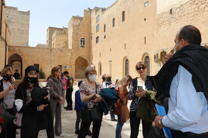 Mardin'e önceki gün gelen ilk Rus turist kafilesi, heyecan yaşattı