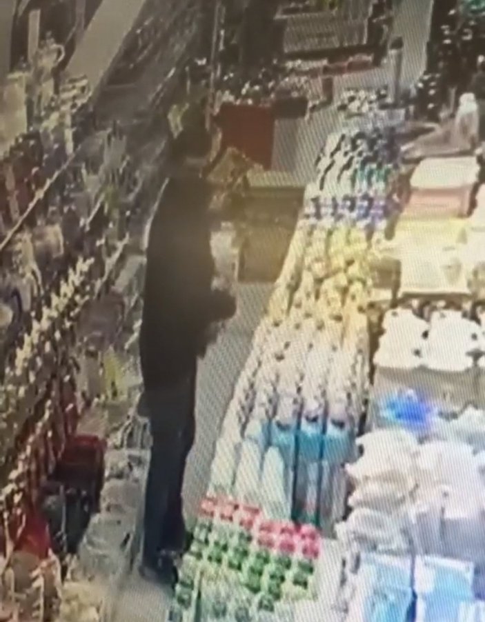 Bursa'da şampuan hırsızı kameraya böyle yakalandı