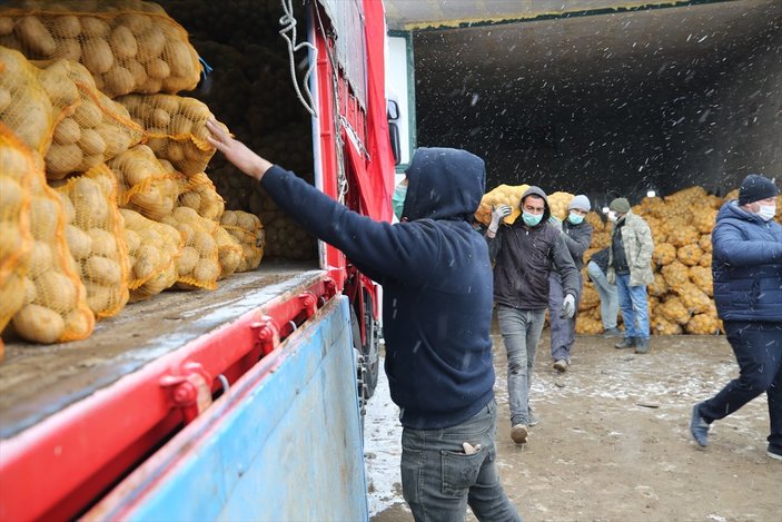 Cumhurbaşkanı Erdoğan'ın talimatıyla çiftçiden alınacak ürünler ücretsiz dağıtılacak