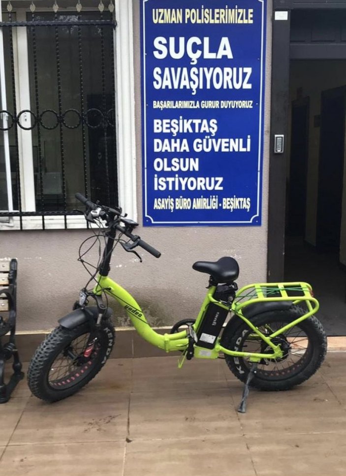 Beşiktaş'ta Deniz Çakır'ın bisikletinin çalınma anı
