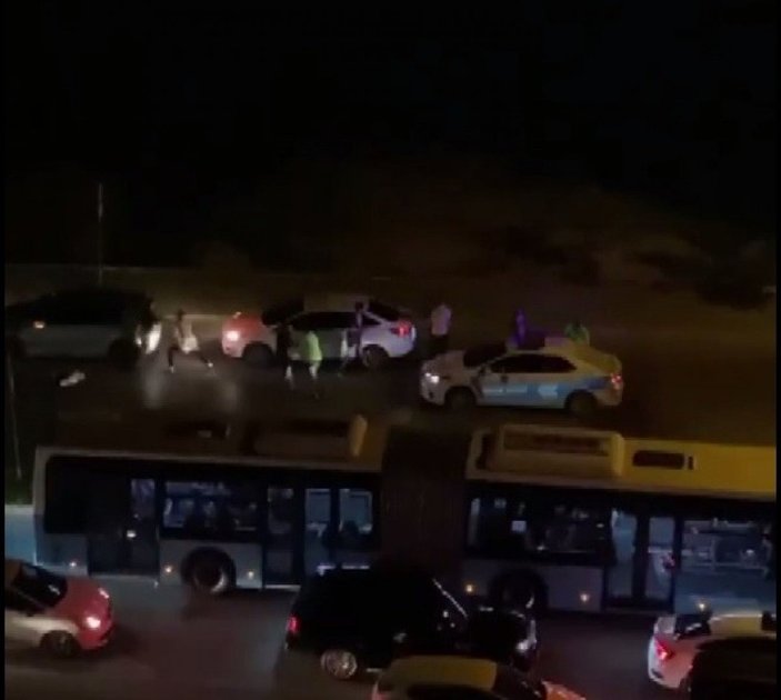 Mersin'de trafikte yumruk yumruğa kavga