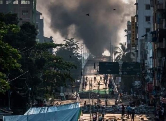 Myanmar'da ordu, protestoculara ateş açtı: 80 ölü