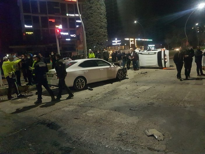 Elazığ'da kısıtlama saatinde zincirleme kaza: 5 yaralı