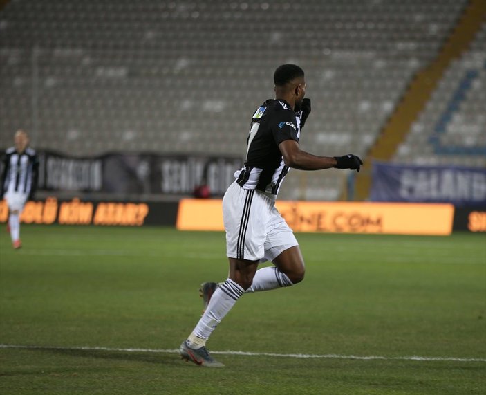 Beşiktaş deplasmanda Erzurumspor'a 4 gol attı