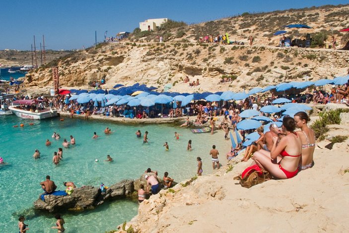 Malta hükümeti, adaya gelen turistlere para ödeyecek
