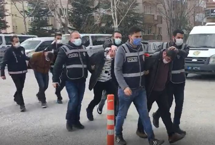 i Afyonkarahisar'da evden 6 parça değerli taş gasbedildi