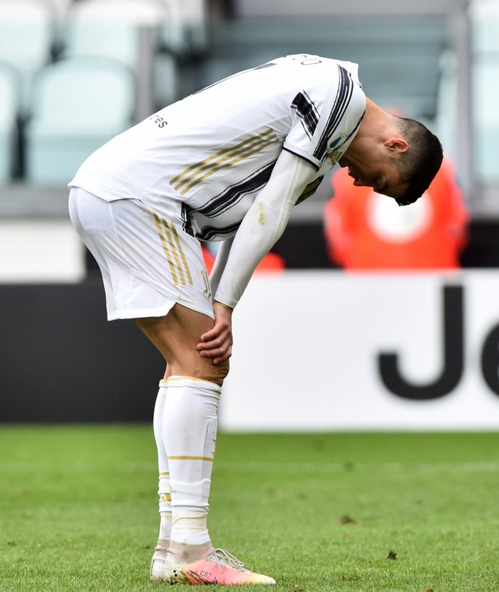 Juventuslu futbolcular Ronaldo'ya pas atmadı